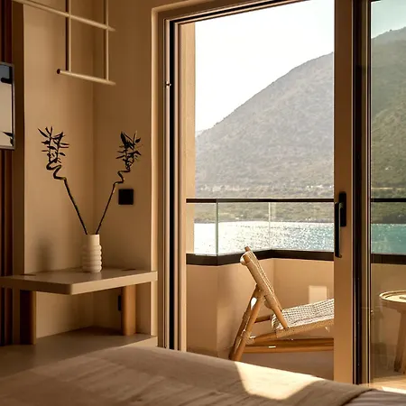 Ficus Seafront Villa, Eco Pool & Close To Beach, By Thinkvilla Villa *