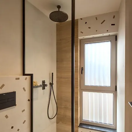 Ficus Seafront Villa, Eco Pool & Close To Beach, By Thinkvilla Bali (Crete)