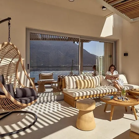 Ficus Seafront Villa, Eco Pool & Close To Beach, By Thinkvilla Villa *